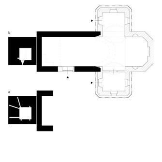 PA͎OV: zamen kostela s vyznaenm jednotlivch stavebnch fz: a  pdorys v rovni podlahy podvn kobky, b  pdorys v rovni pzem (zamen a kresba M. Falta 2011  2012).