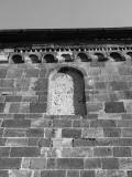 PLAANY: detail romnskho okna a msy v severn stn (foto M. Falta 2010).